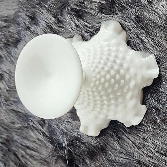 FENTON  LARGE WHITE MILK GLASS HOBNAIL COMPOTE PEDESTAL  DISH . - Picture 6 of 7